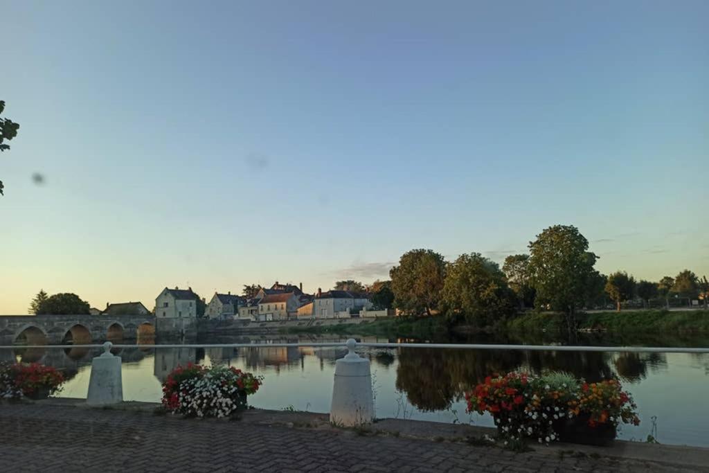 Studio Charmant Avec Vue Magnifique! Montrichard Exteriör bild